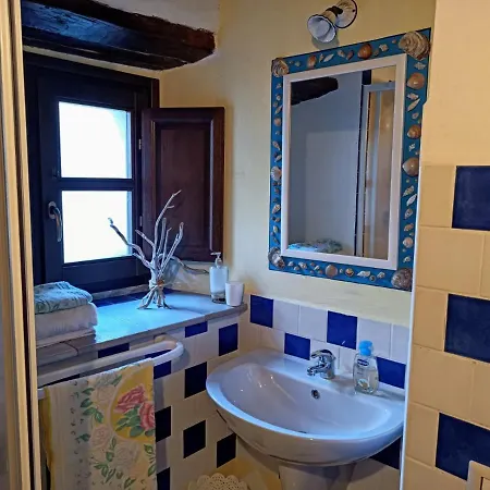 Casa Zola. *